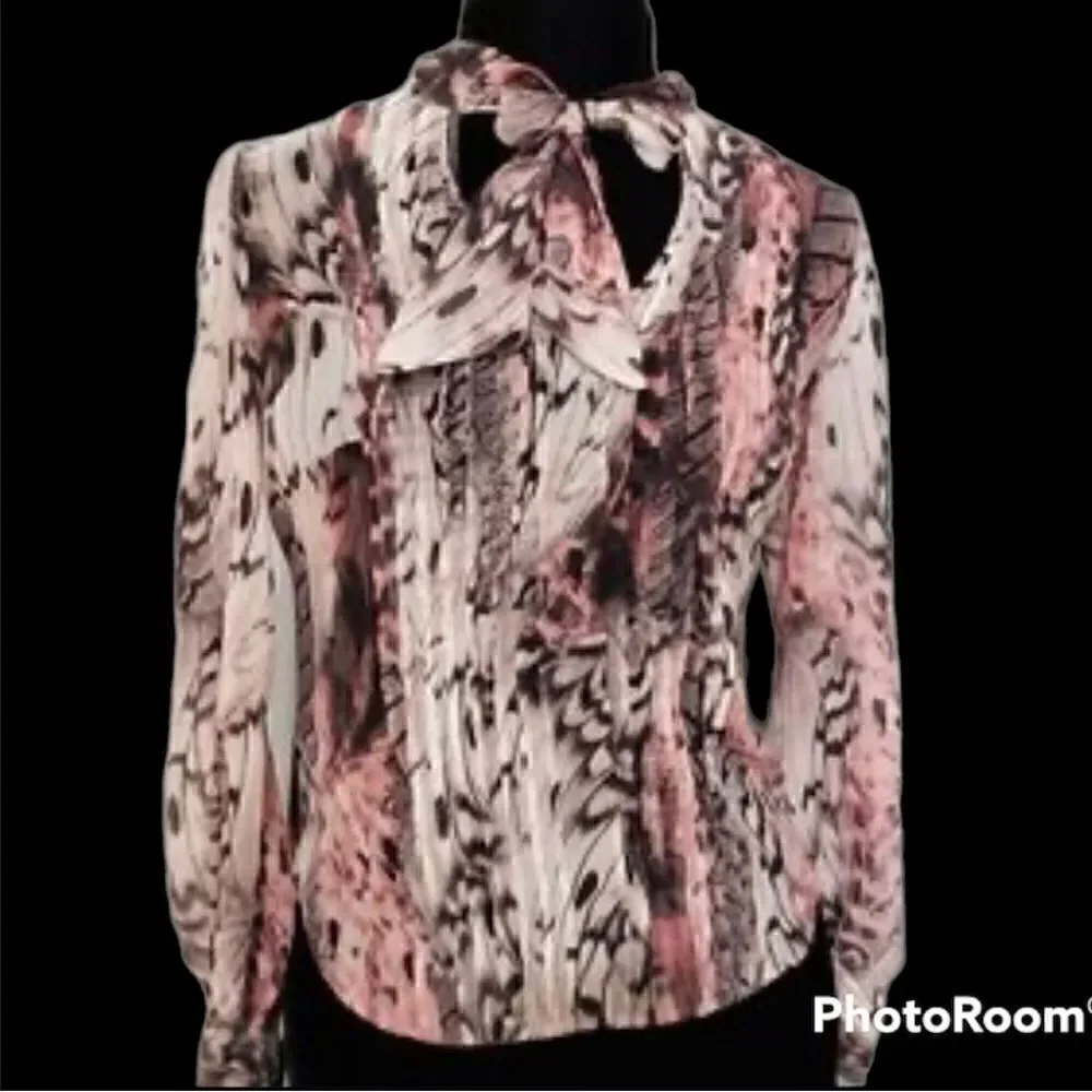 JLo Pink Leopard Print Chiffon Tie Neck Pin tucked Long Sleeve Blouse - Picture 13 of 13